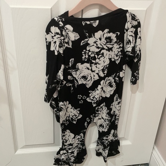 Baby Grey Floral Romper - Picture 4 of 6